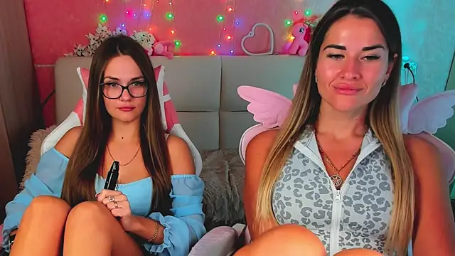 hotty_girls_here webcam