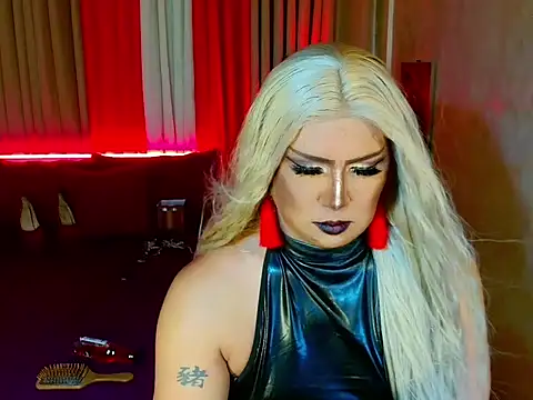 Wildest_Slave_Huntress webcam