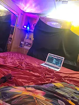 annika_lately webcam