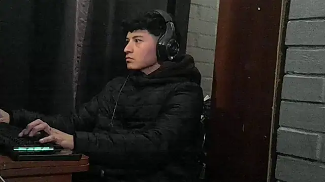 feeelipe2007 live cam on StripChat