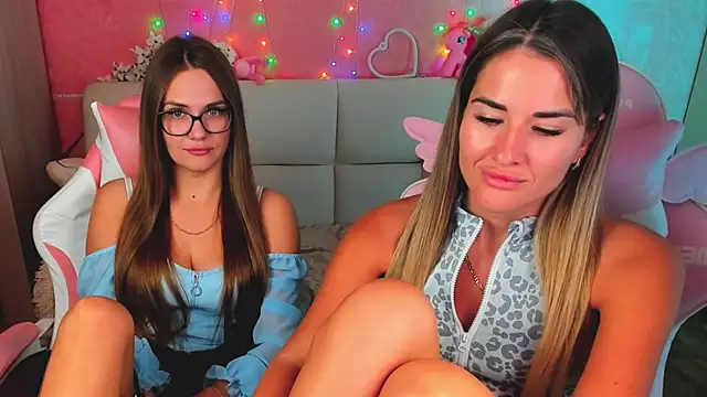 hotty_girls_here (G young) - HOT KISS