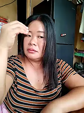 Lovelywoman43 webcam