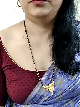 Yazhini-Cam live cam on StripChat