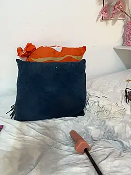 halana_squirts