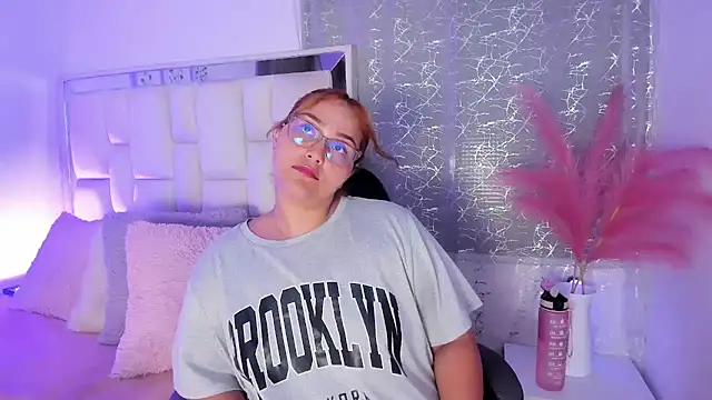 LeahxBarker webcam