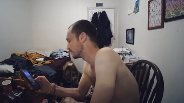 JohnnyMoves webcam