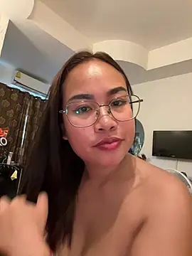 Ponthip webcam