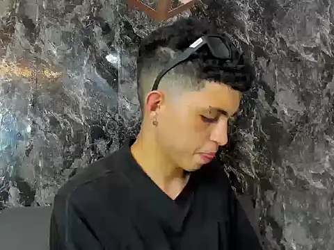 cameron_lux77 webcam