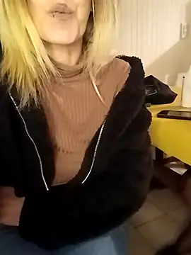 AnaKatalinaz live cam on StripChat