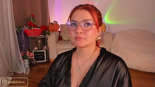 DAKOTA_LOVEE webcam