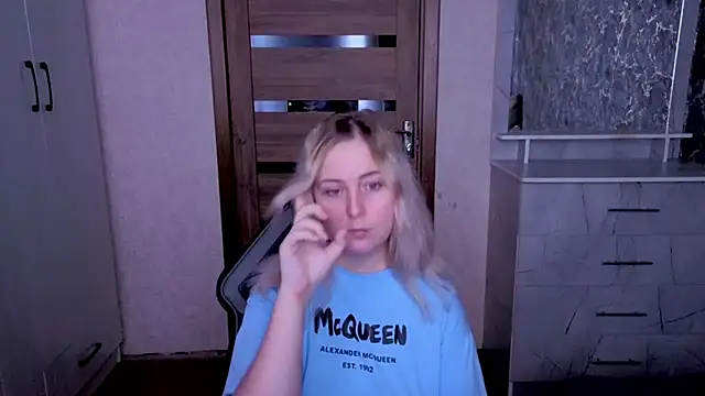 Kristy-Max webcam