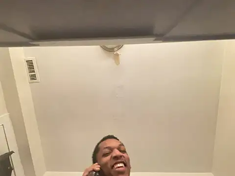 zeeeky_33deep live cam on StripChat