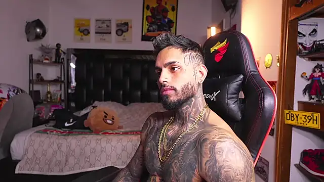 logan_hugh8 webcam