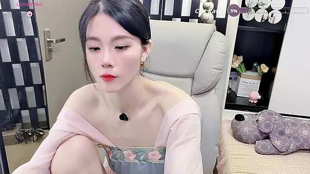 Yueyue-MM live cam on StripChat
