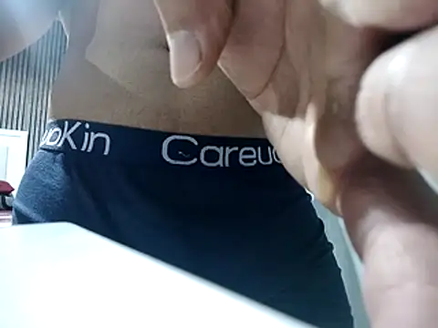 nicolssssssssss live cam on StripChat