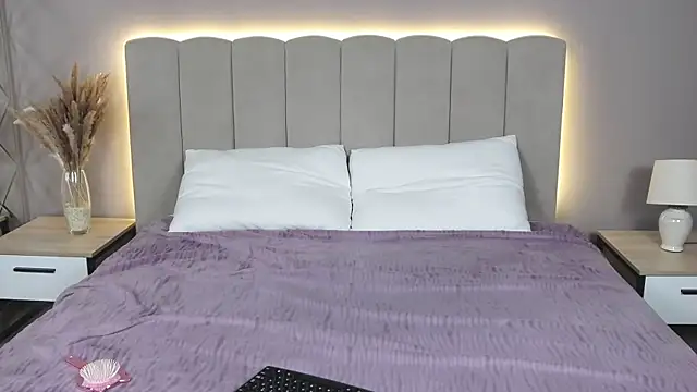 MarliinNova live cam on StripChat