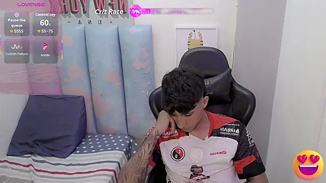 liam_play - Liam_play's free webcam - UK Sex Cams