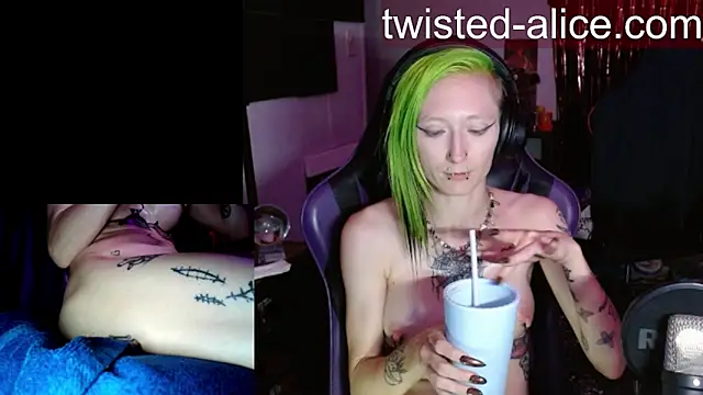 Twisted_Alice webcam
