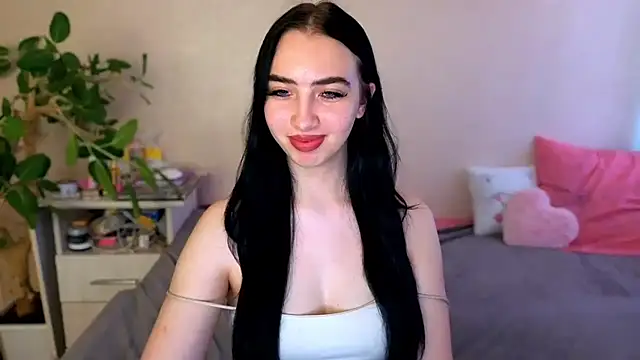 WildKittenX_ live cam on StripChat