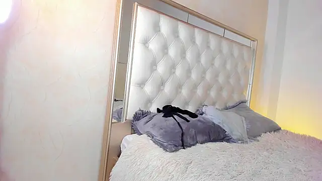 Miss_KhalifaDoll webcam
