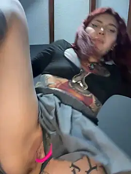 Selena_Rouge1 webcam