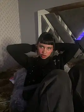 AntonellaCooper_Pink webcam