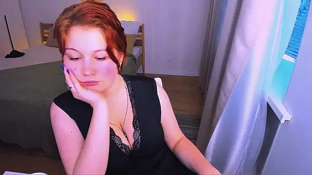 MiaLacrice webcam