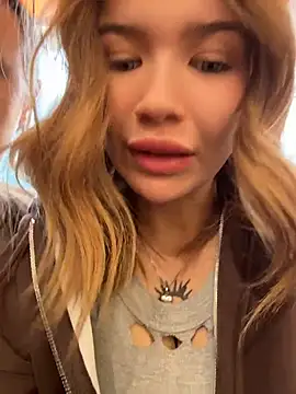 FlashTitsRoyal