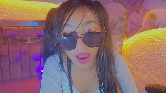Adarasuri_v webcam