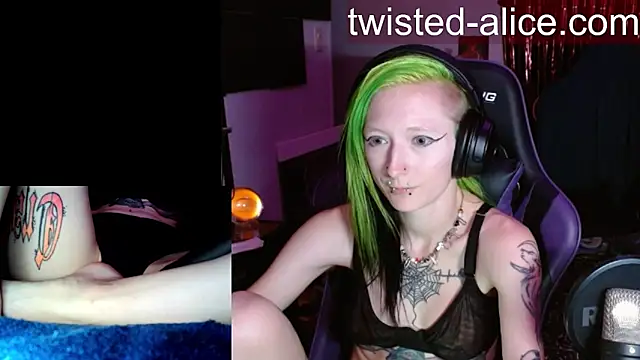 Twisted_Alice webcam
