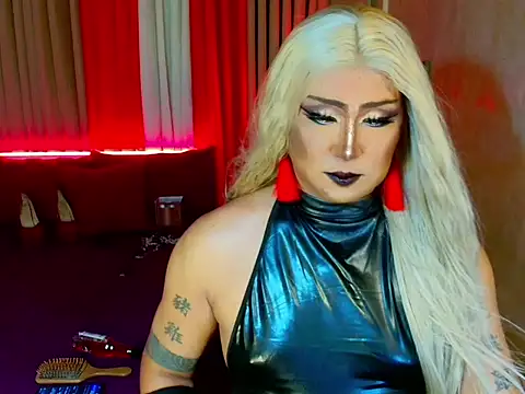 Wildest_Slave_Huntress webcam