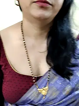 Yazhini-Cam live cam on StripChat