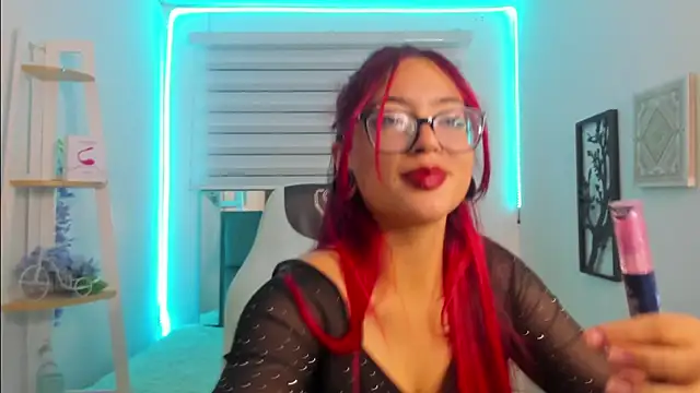 Sara_Red_X live cam on StripChat