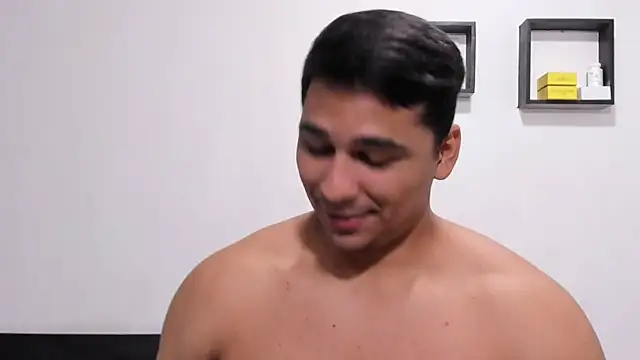 Thiago_bel live cam on StripChat