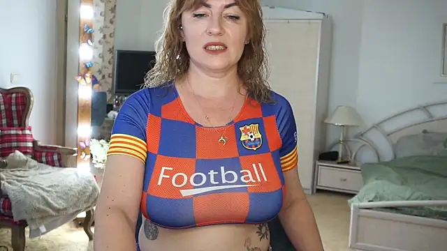moonlight4u live cam on StripChat