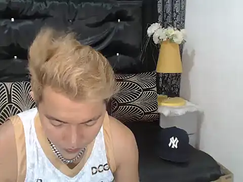 PRIMOLOVEXX webcam