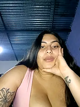 xandra252 live cam on StripChat