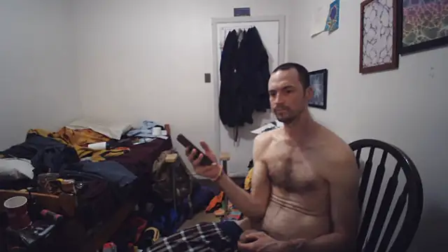 JohnnyMoves webcam