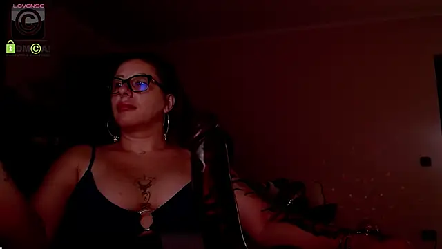 SonyaDevon webcam