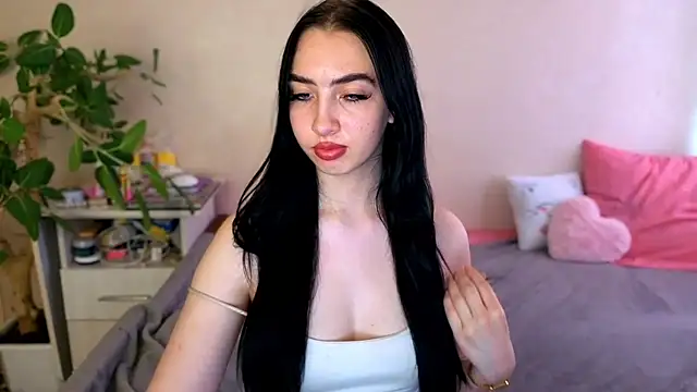 WildKittenX_ live cam on StripChat