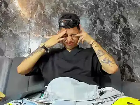 cameron_lux77 webcam