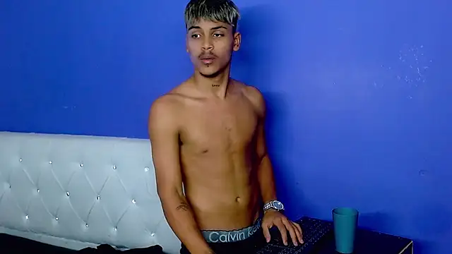 Angel_foxc13 webcam