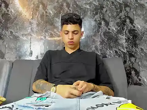 cameron_lux77 webcam
