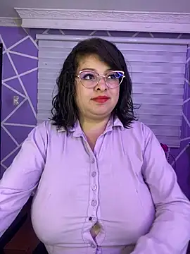 MiiaaJoness webcam
