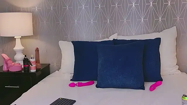 AntonellaEscudero live cam on StripChat