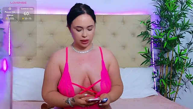 TemptingLuna_ webcam