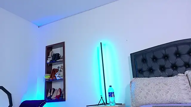 Scarlet_Hiit webcam