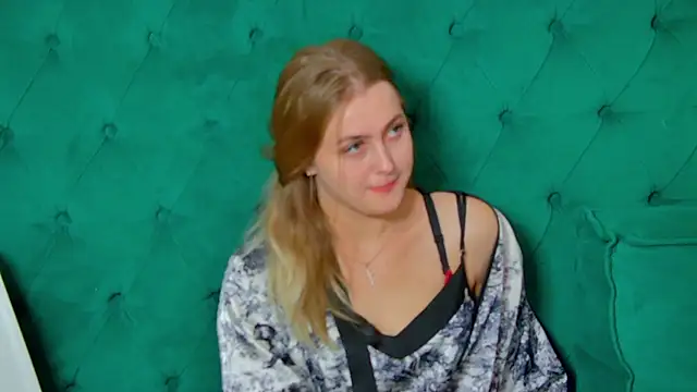 EllaBells webcam