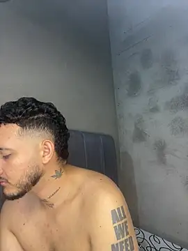 sofi_and_curlers669 webcam