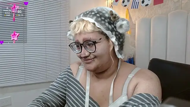 Echypyon_ live cam on StripChat